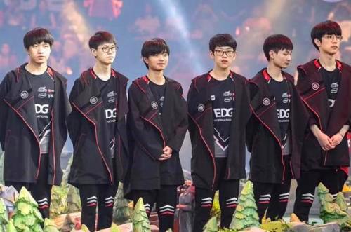 足發展上的 足發展上的